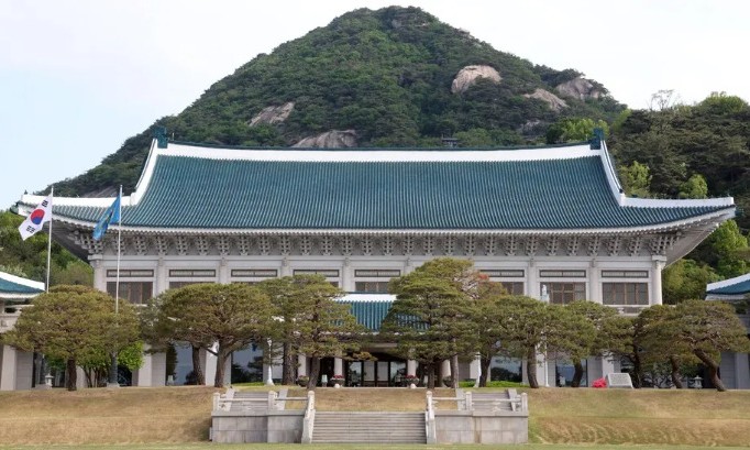 청와대 “보완수사권 조기 결론 내주면 좋을 듯…혼란 줄여야”