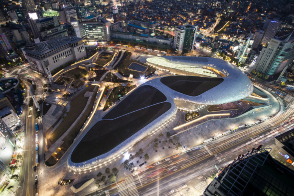新国立競技場設計のザハ ハディドがソウルに建てた東大門ddpが好評 文化 Hankyoreh Japan