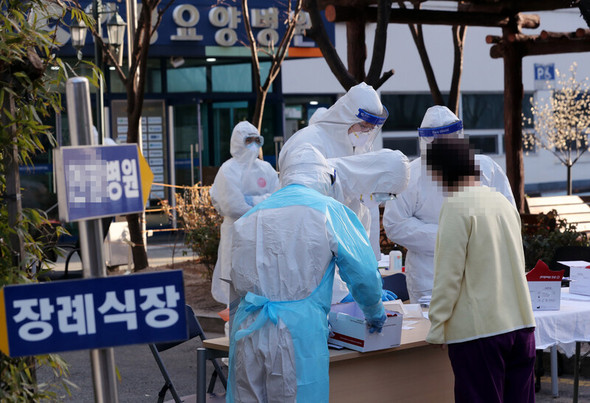 韓国 コロナ病床逼迫 危ない一週間がはじまった 政治 社会 Hankyoreh Japan