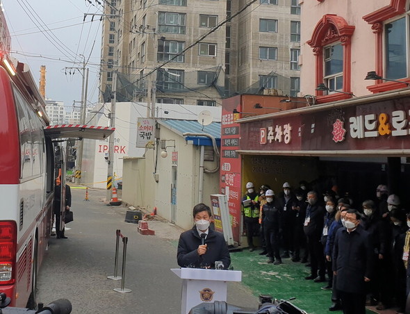 韓国の新築マンション崩壊事故 ７日間捜索にも成果なし 検察 関係者など１０人立件 政治 社会 Hankyoreh Japan