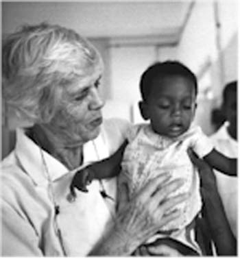 릴리언 카터는 70의 나이에도 열정적으로 평화봉사단원으로 자원활동하고, 인도에서 봉사했다.