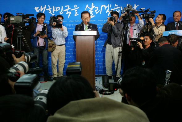 이회창 도전과 한계…여론이 변수 : 정치일반 : 정치 : 뉴스 : 한겨레
