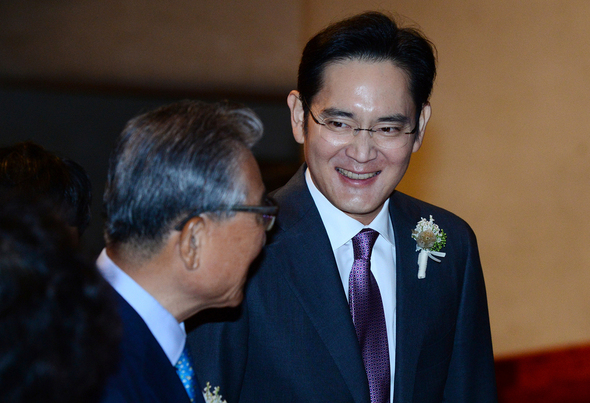Third-generation Lees promoted in Samsung executive reshuffle : Business :  News : The Hankyoreh