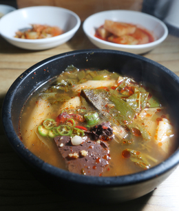 ’옥야식당’의 선지국밥. 박미향 기자