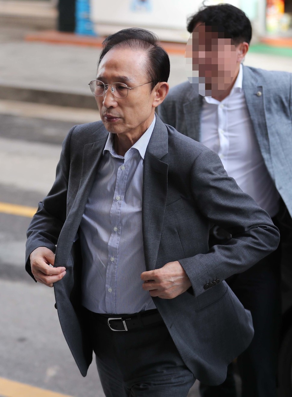 Lee Myung-bak criticizes investigations into his involvement in NIS  political interference : National : News : The Hankyoreh
