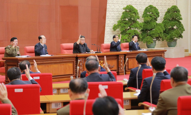 김정은 “핵-경제 병진노선 관철, 핵무력 완수”