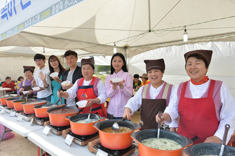 ‘2018정선 토속음식 축제’가 20일부터 23일까지 강원도 정선군 북평면 나전역 인근에서 열린다. 정선군청 제공