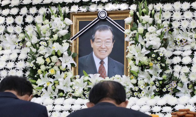 엇갈린 평가 속 조문 행렬…아베 “김종필, 한일관계 기초 놓은 분”