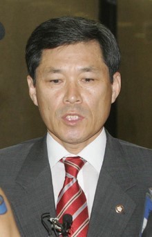 이군현 자유한국당 의원. <한겨레> 자료사진