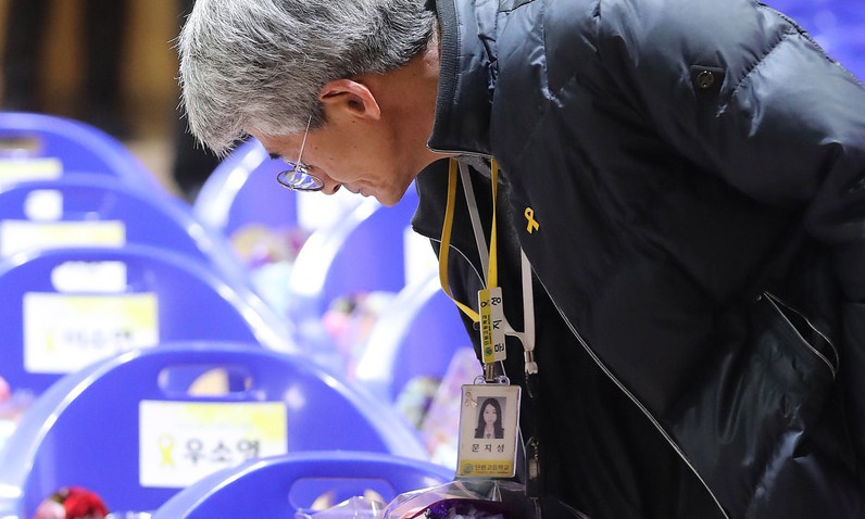 [포토] “노란 고래의 꿈으로…” 단원고 눈물의 명예 졸업식