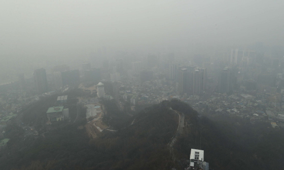 “중국 초미세먼지, 12~30시간 뒤 한반도 덮쳐”…베이징의 폭죽 성분 서울서 나타나