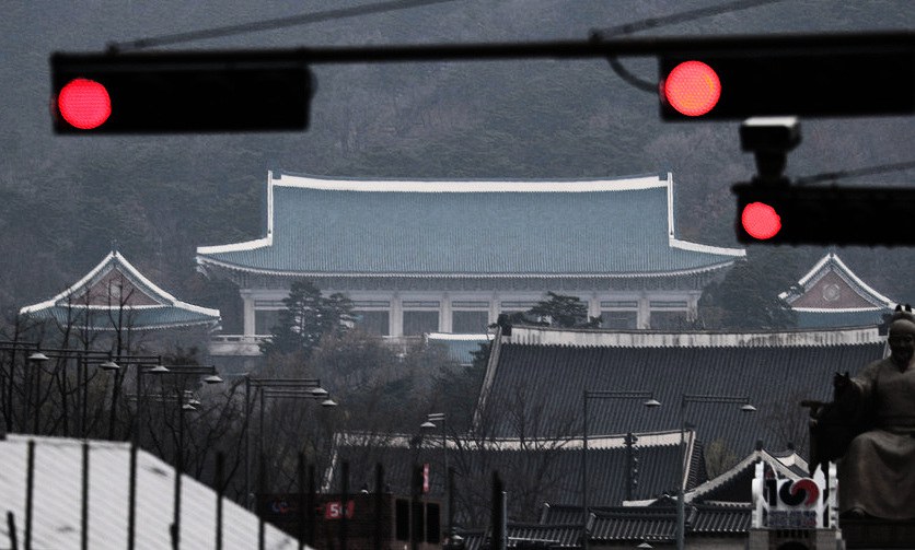 청 “정치공세엔 흔들릴 수 없다” 나머지 후보 강행 의지에 야당 반발