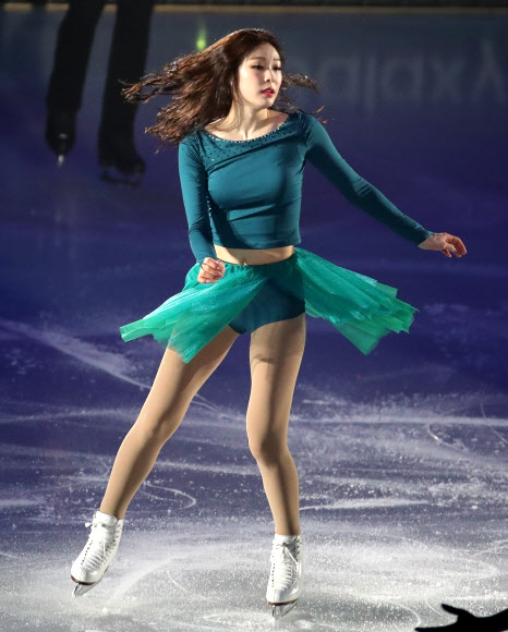 Photo] Yuna Kim performs in public for first time in a year : Arts &amp;  Entertainment : News : The Hankyoreh