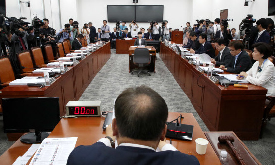 활동기간 20일 남은 사개특위… 한국당 17분 만에 퇴장