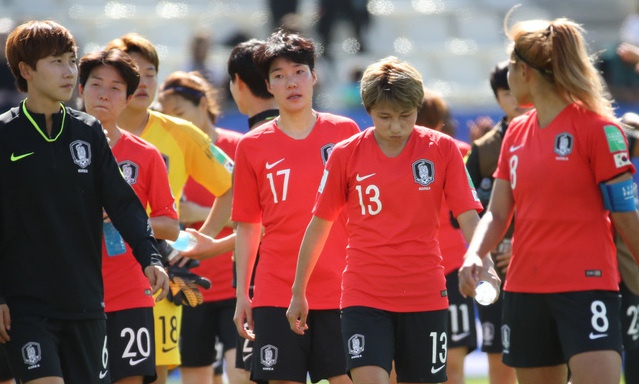 여자축구 2연패 16강 진출 가물가물 