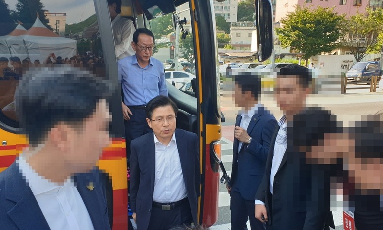 자유한국당, 부산에서 두 번째 장외집회 열어