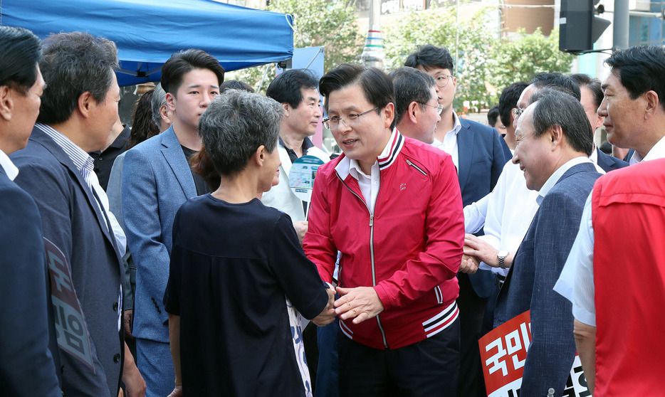 ‘조국 호재’ 살려라…야당, 명절에도 장외로