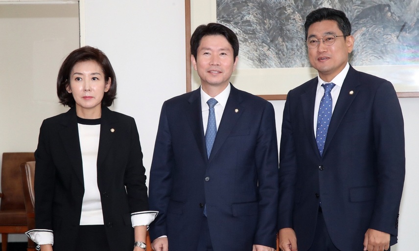 조국 사퇴로 여당 제안 ‘검찰개혁법안 우선 처리’ 속도 낼까