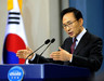 Lee uses four-year press conference to criticize opposition parties