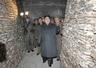 한 손엔 핵무기, 한 손엔 농기구…‘김정은 시대’의 북한군