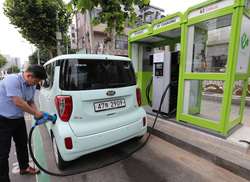 [Photo] Government subsidies leading to electric car boom 