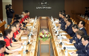 “Job solidarity fund” could signal new era of labor-management cooperation 