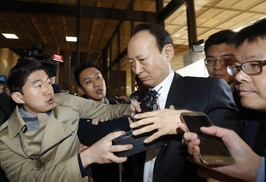 검찰, ‘국정원 뒷돈 수수’ 의혹 이재만·안봉근 구속영장