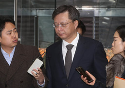 이석수 “우병우 수석이 감찰권 남용·형사처벌 압박”