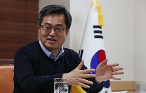 김동연 “고가 1주택자도 보유세 인상 검토”