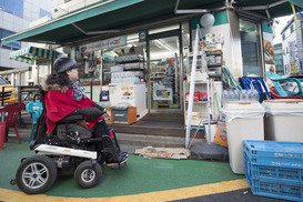 인권위, 소규모 편의점·식당도 장애인 이용 경사로 설치 권고