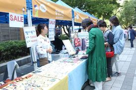 남성보다 많이 뛰어들지만 적게 살아남는다